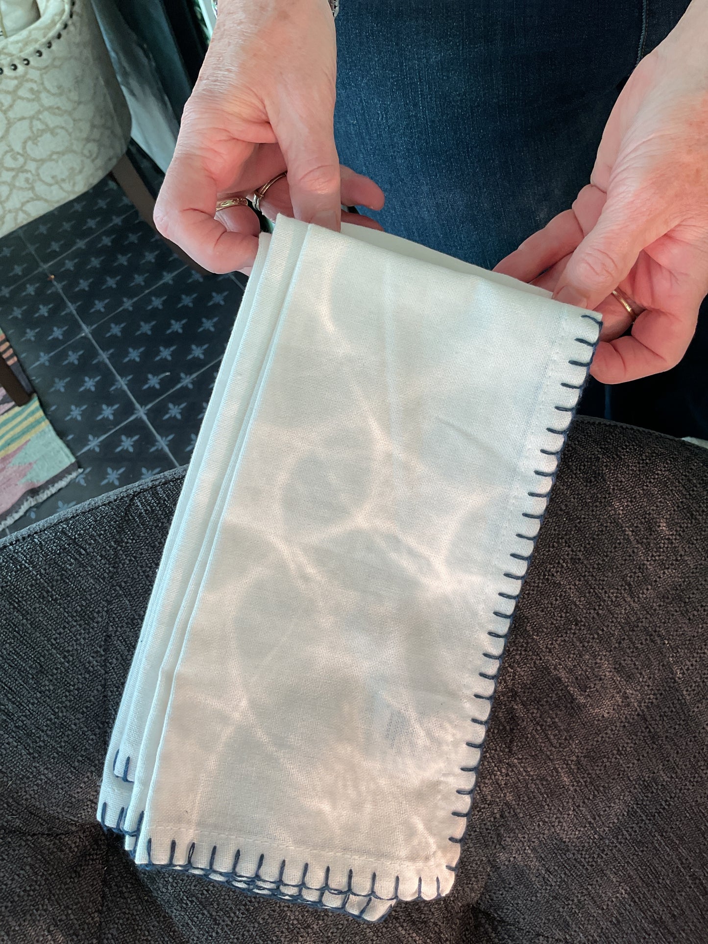 White hemstitch napkins (set of 4)