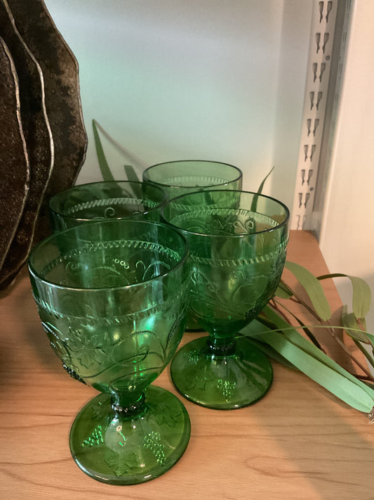 Vintage green goblet grapevine glasses (set of 4)