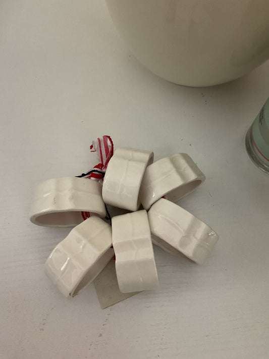 White ceramic oval napkin rings (set of 6)