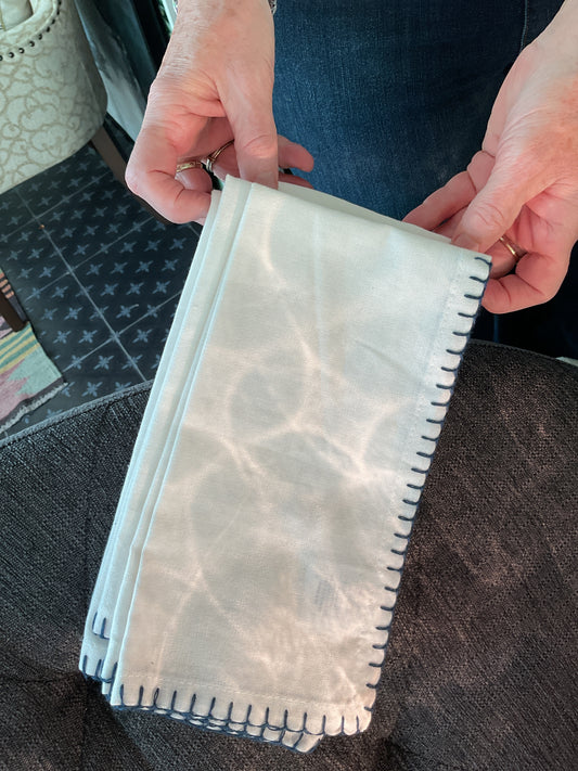 White hemstitch napkins (set of 4)